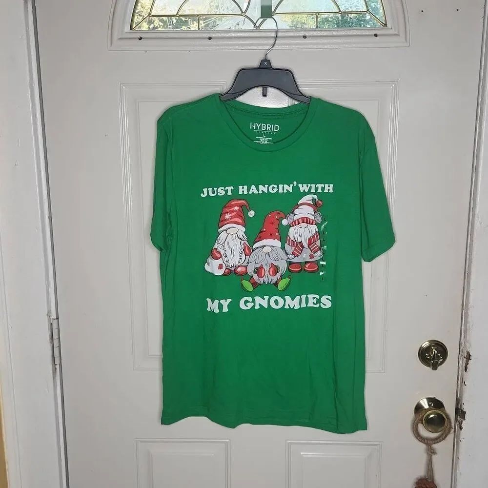 Hybrid apparel Hangin with my gnomes green Christmas tshirt men's size L